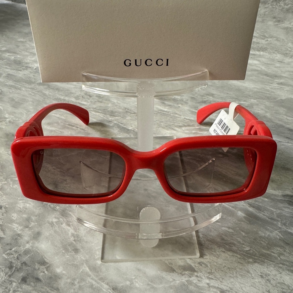 Gucci Sunglasses - Picture 2 of 4